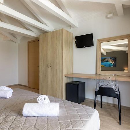Отель White Olive Premium Cameo Закинтос Экстерьер фото